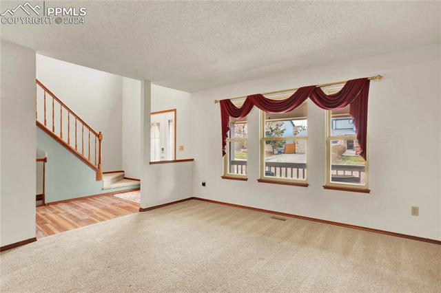 695 Fernglen Court