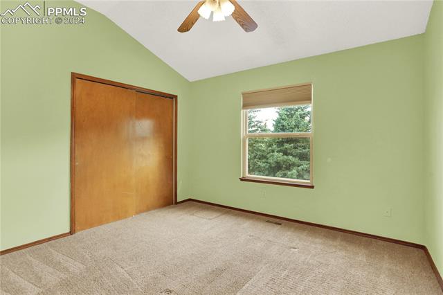 695 Fernglen Court