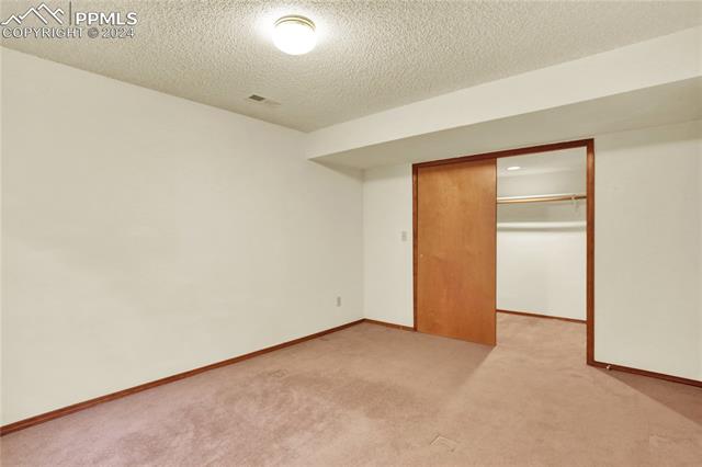 695 Fernglen Court