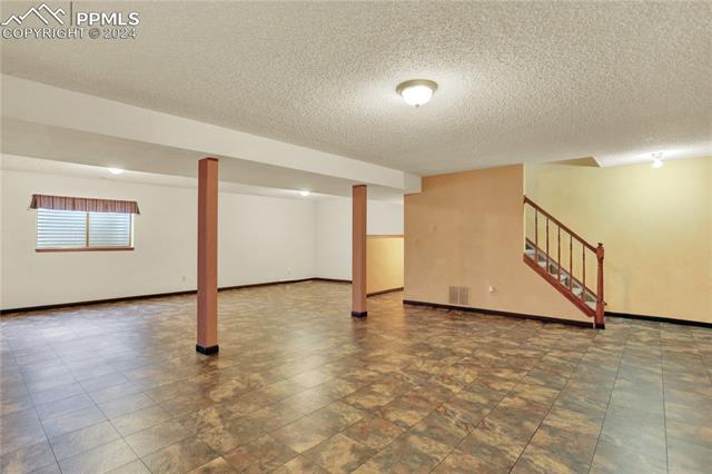 695 Fernglen Court