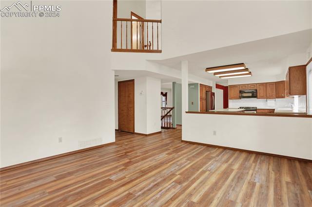 695 Fernglen Court