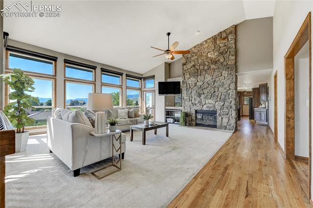 1825 Squire Ridge Court