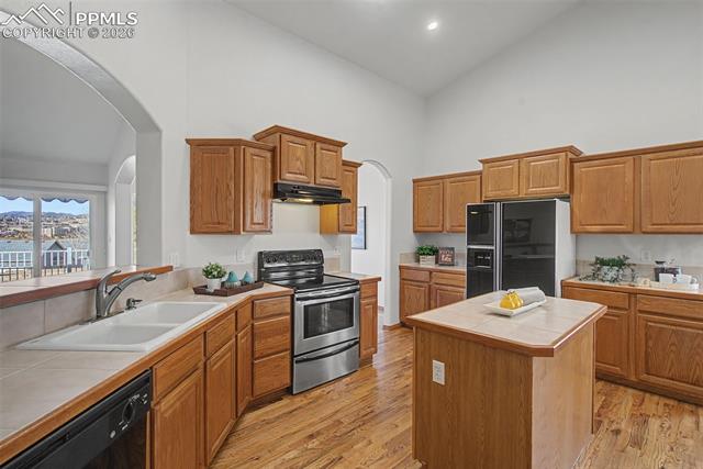 4040 Golf Club Drive