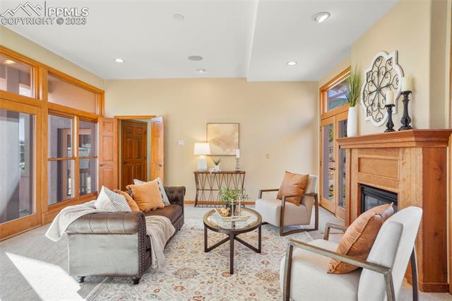 6273 Torrey Pines Drive