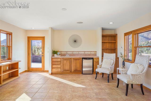 6273 Torrey Pines Drive