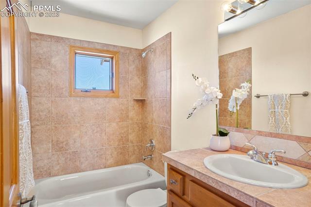 6273 Torrey Pines Drive