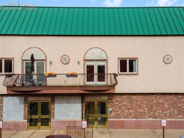 319 N Tejon Street 202