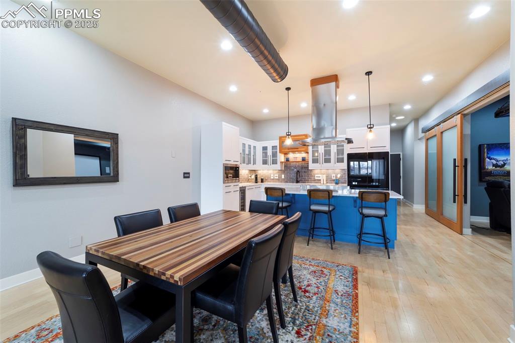 319 N Tejon Street 202