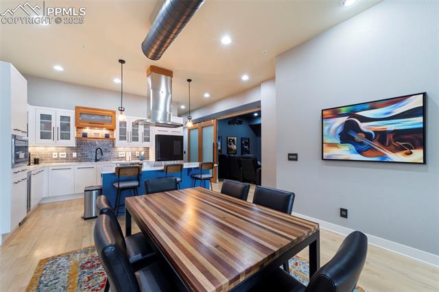 319 N Tejon Street 202