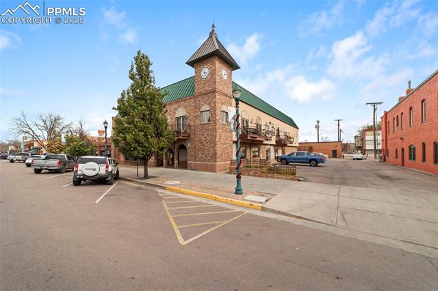 319 N Tejon Street 202