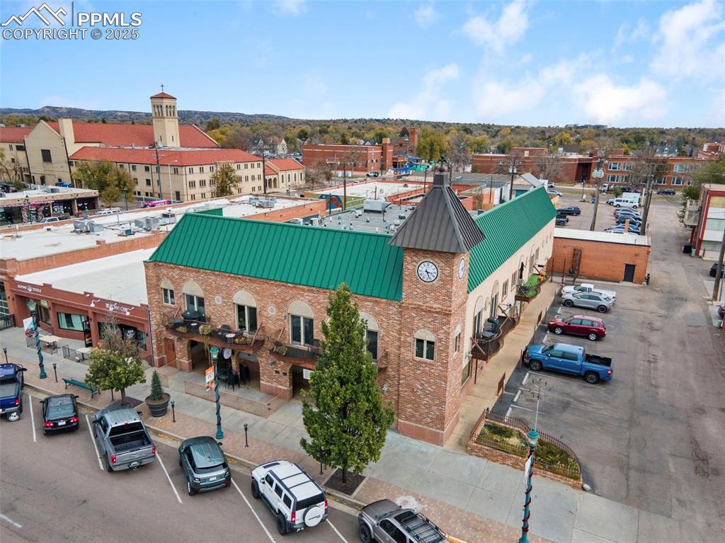 319 N Tejon Street 202