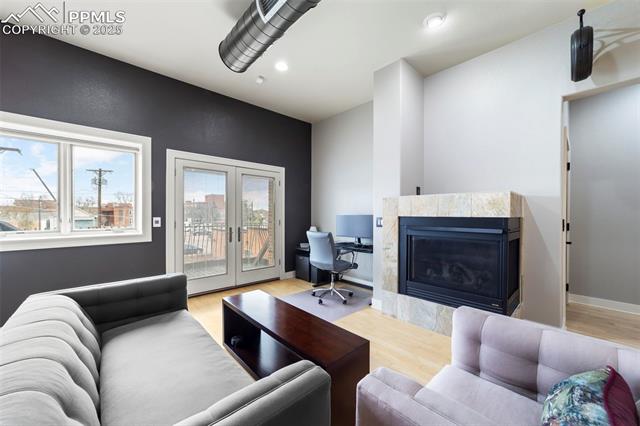 319 N Tejon Street 202