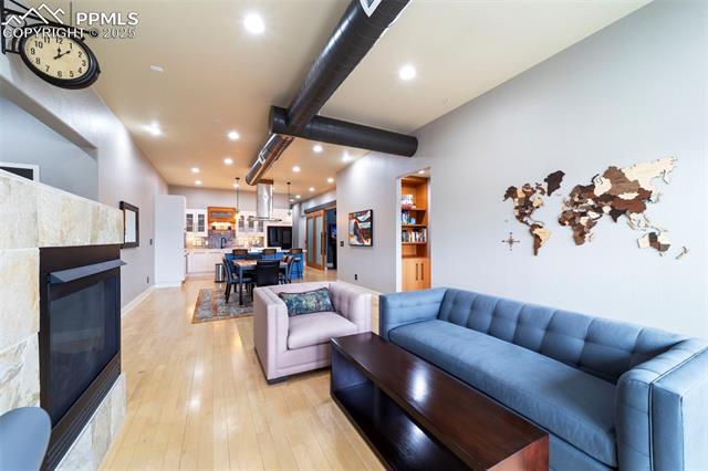 319 N Tejon Street 202