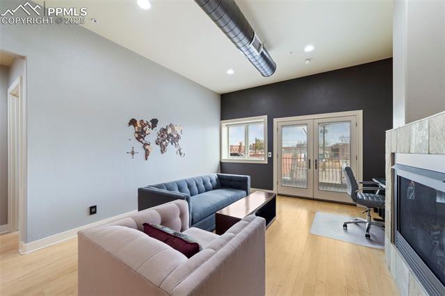 319 N Tejon Street 202