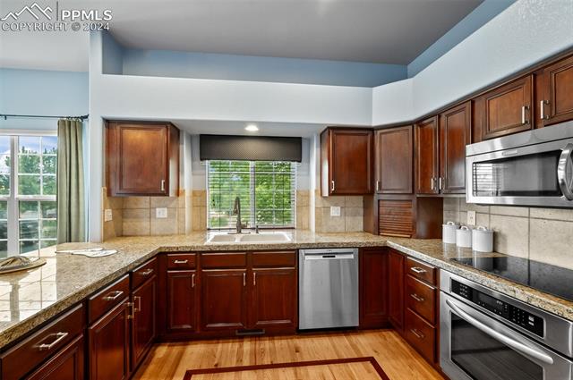 7025 Vasalias Heights