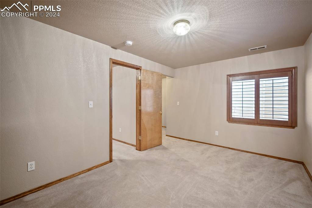 7025 Vasalias Heights