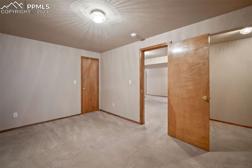 7025 Vasalias Heights