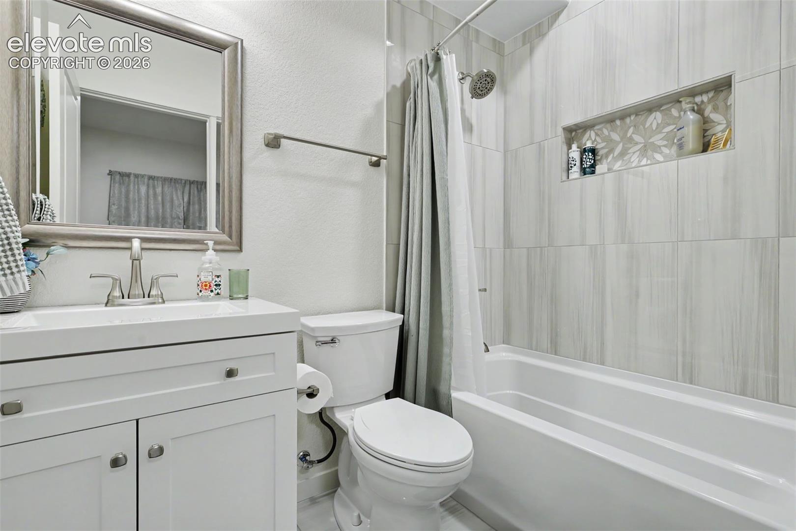 2225 Teachout Creek Court