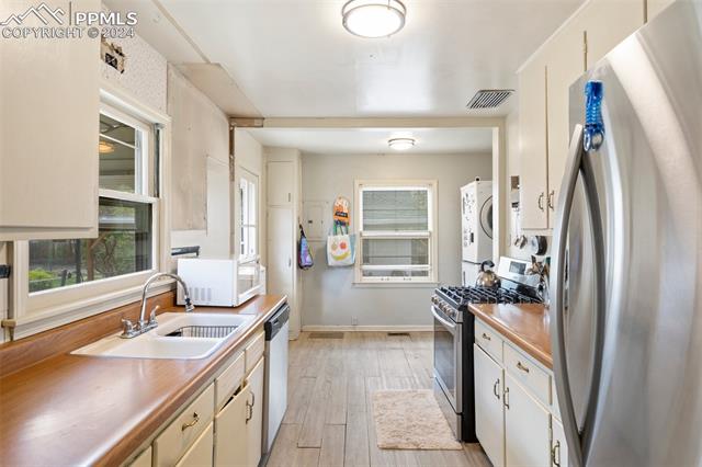 2418 N Corona Street