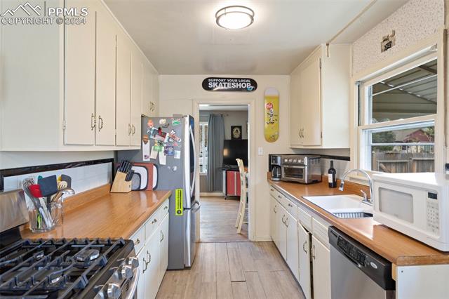 2418 N Corona Street