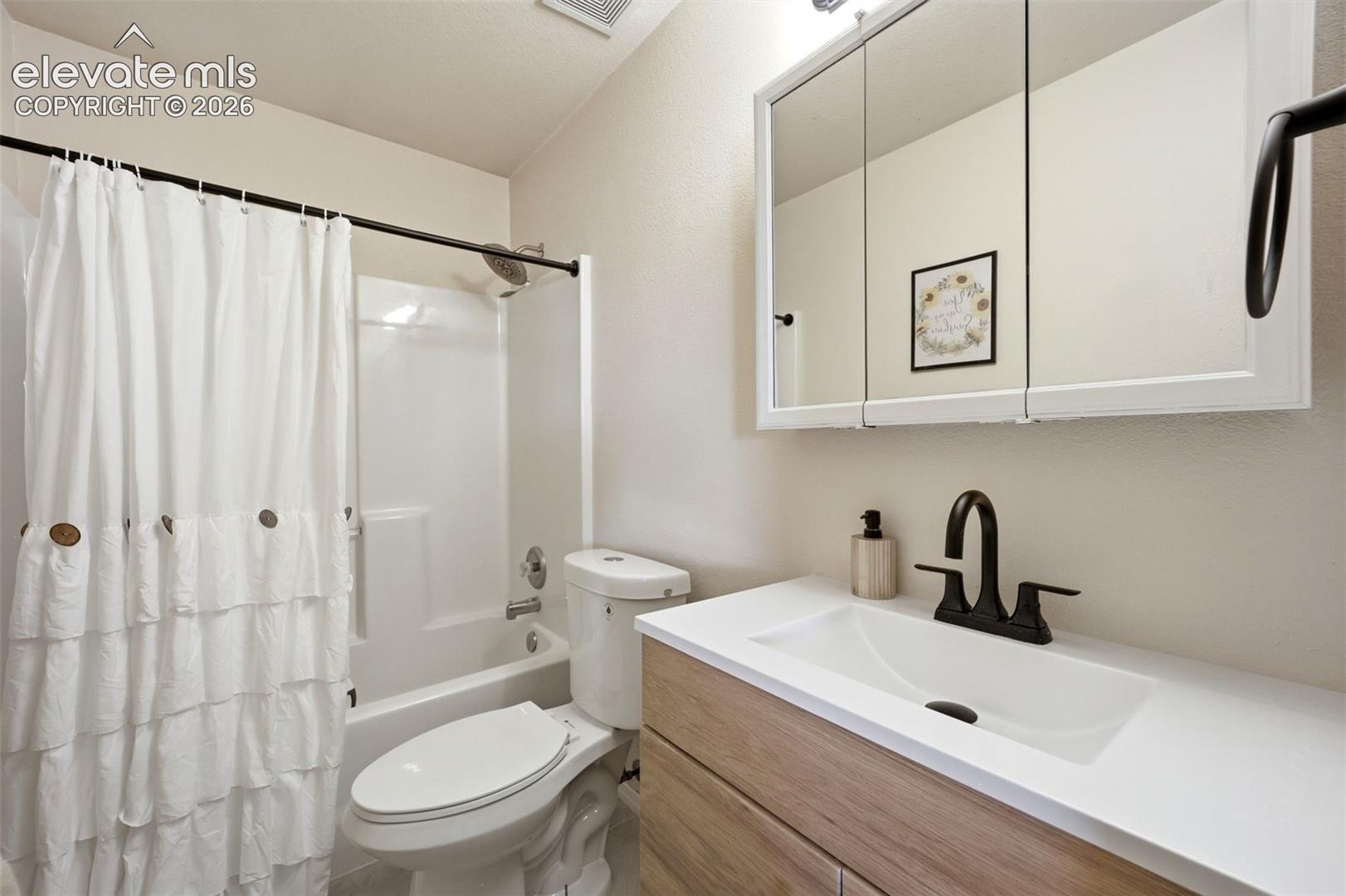 1218 E Onizuka Lane