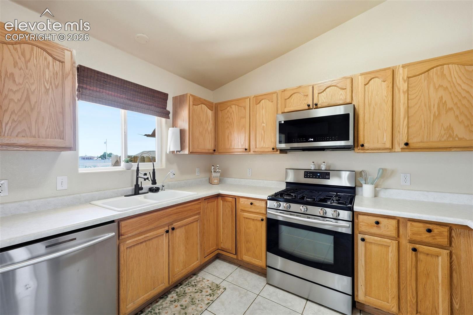 1218 E Onizuka Lane