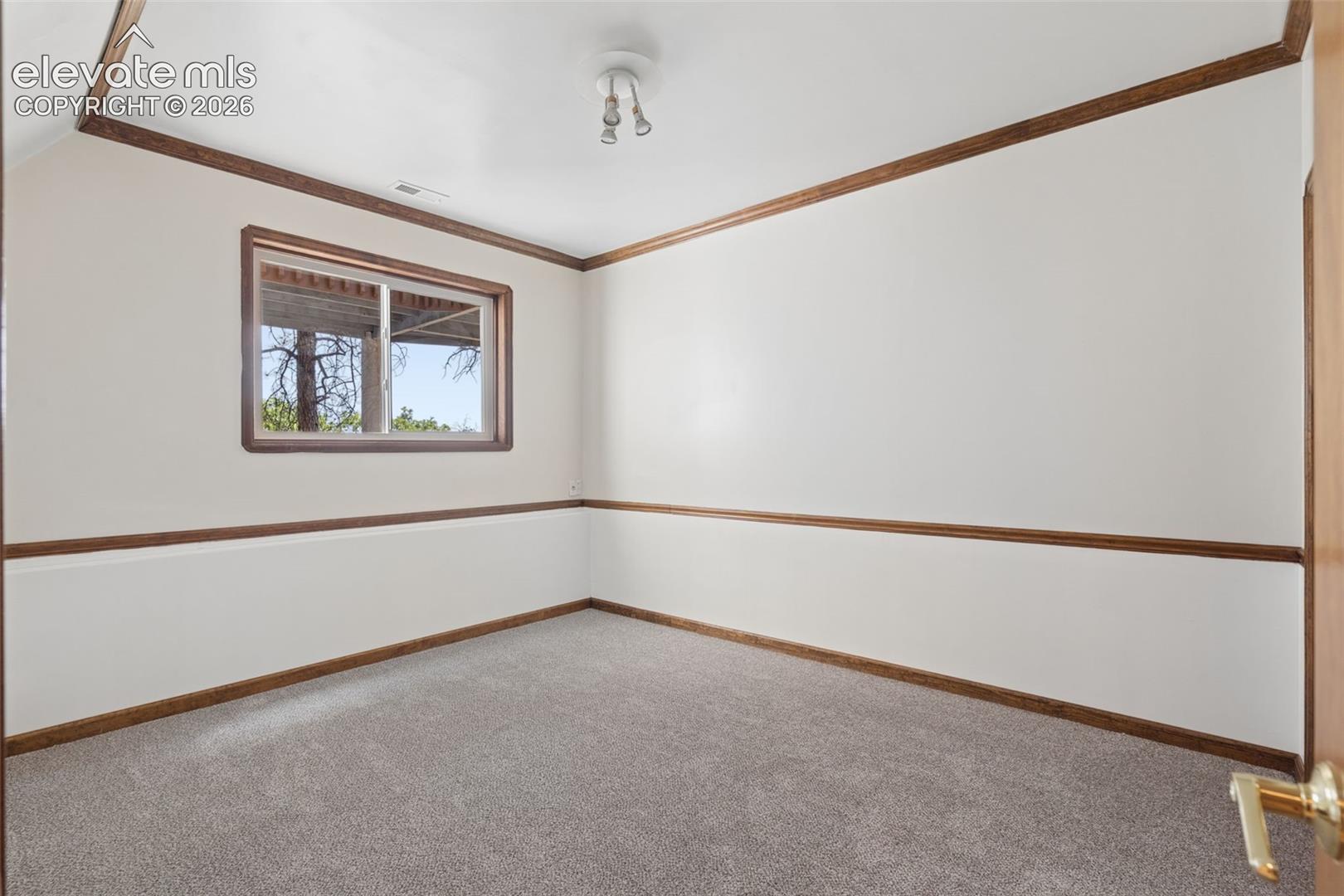 2730 Kittridge Avenue