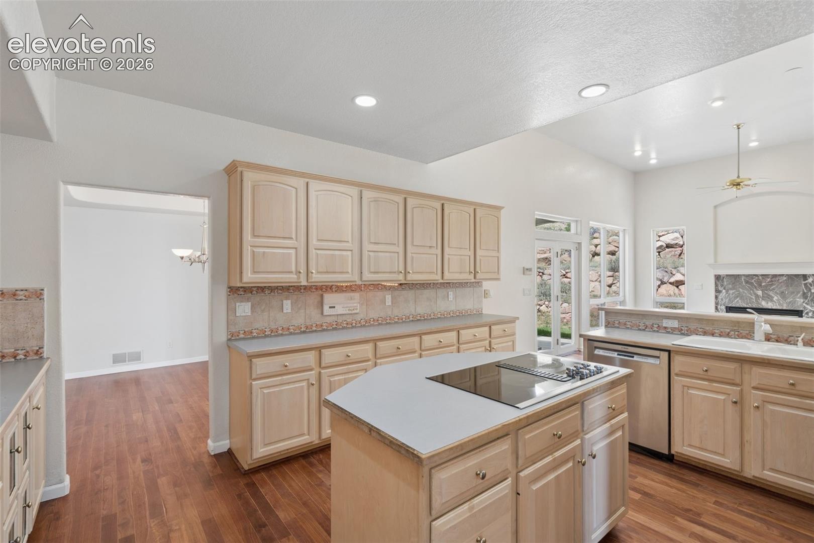 2730 Kittridge Avenue
