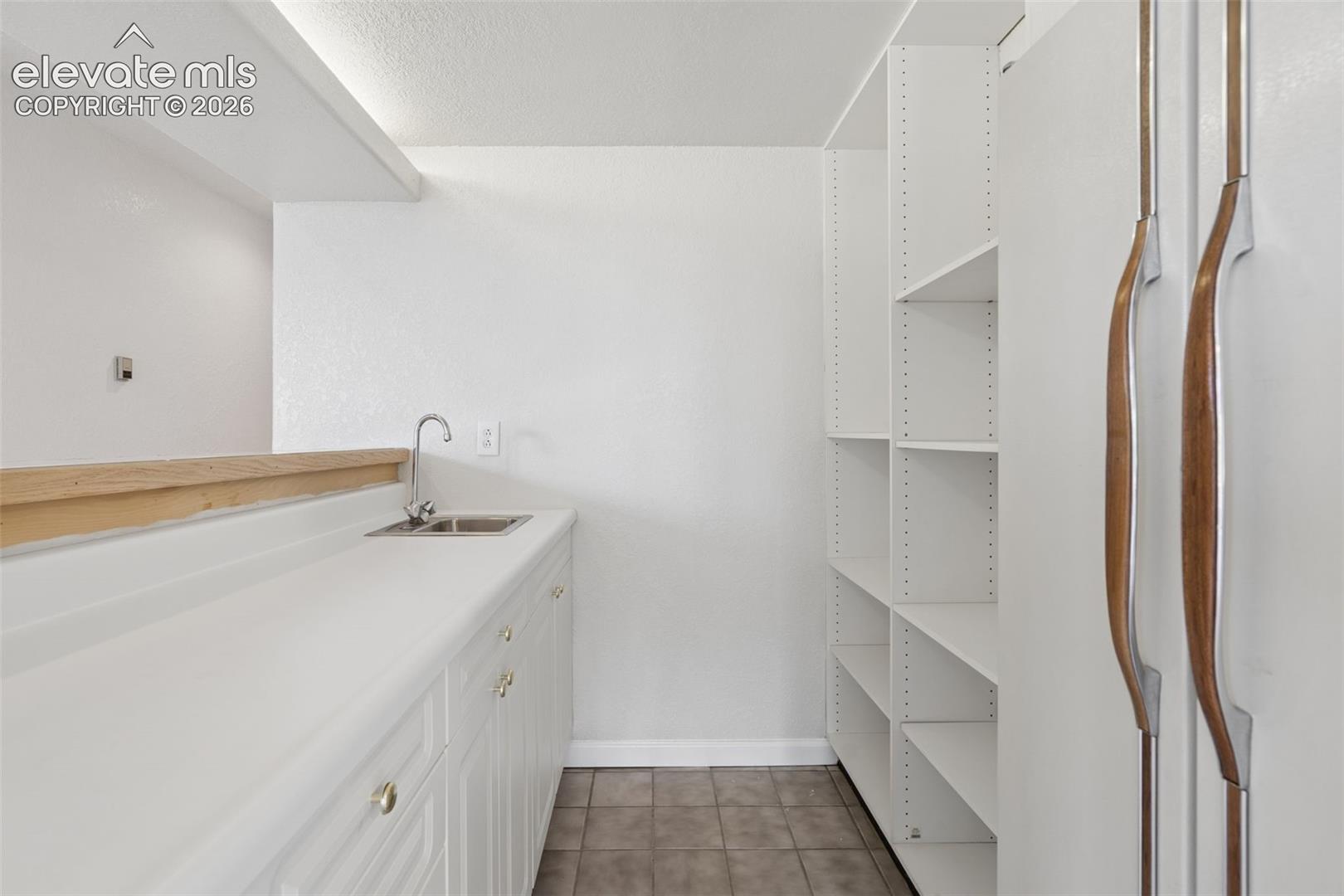 2730 Kittridge Avenue