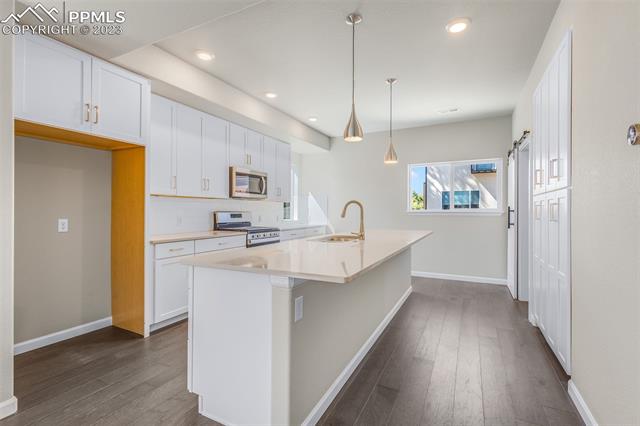 1746 Creek Edge View