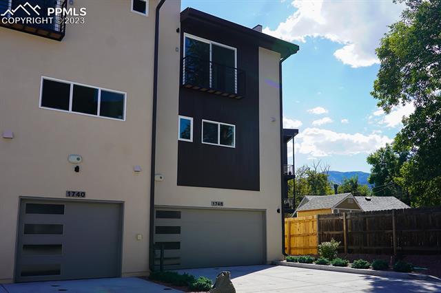 1746 Creek Edge View