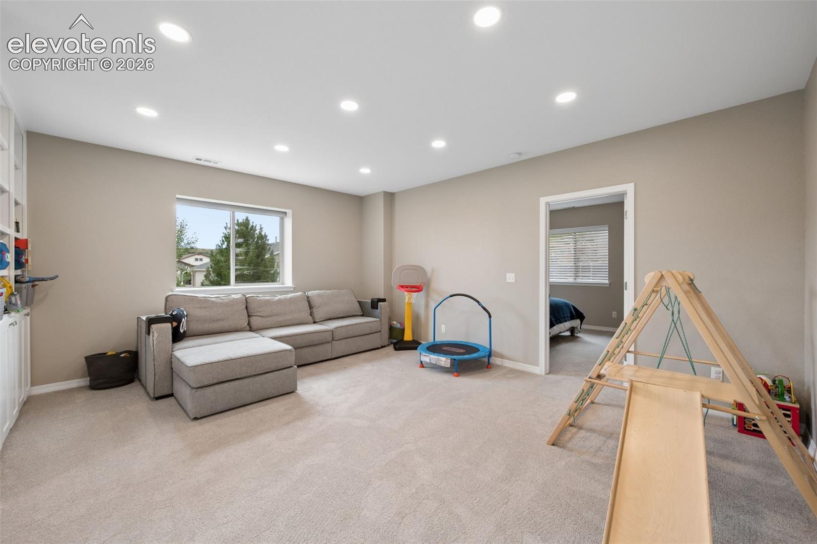 2941 Lakefront Drive