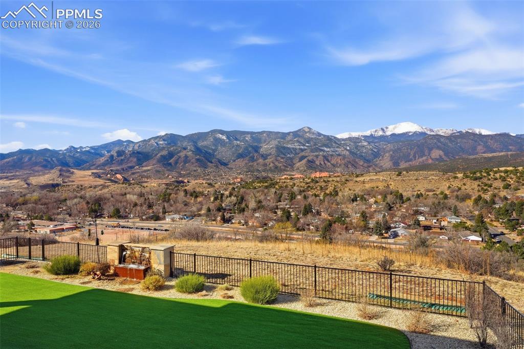2716 Cathedral Rock View