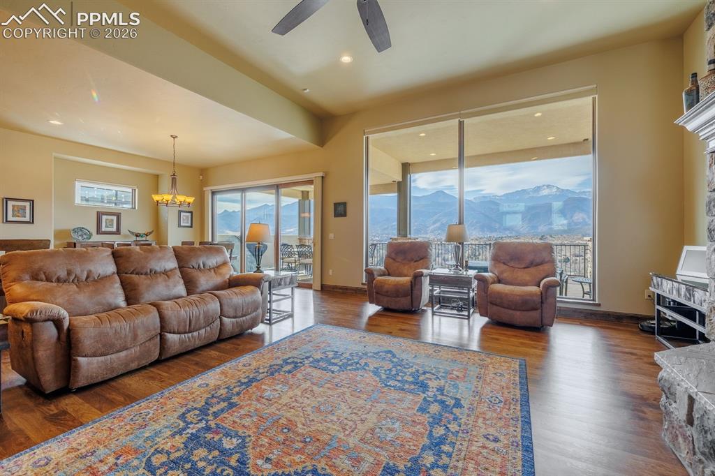 2716 Cathedral Rock View
