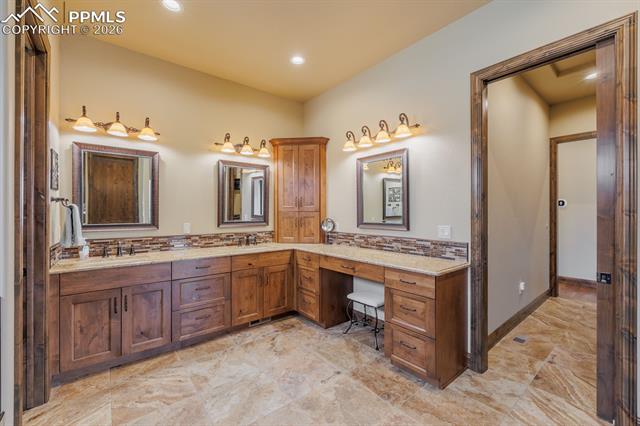 2716 Cathedral Rock View