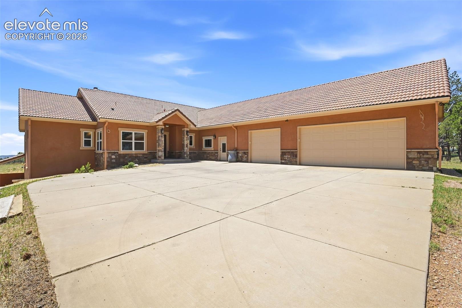 7601 Rushing Wind Grove