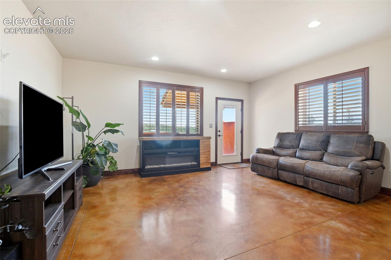 7601 Rushing Wind Grove