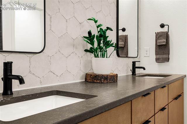 4841 Hanging Lake Circle