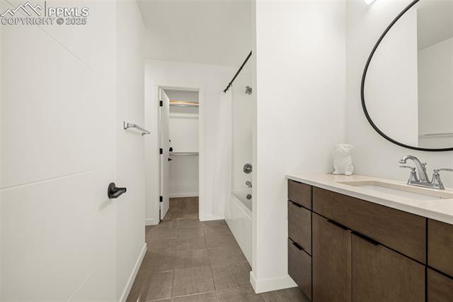 4841 Hanging Lake Circle