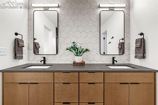 4841 Hanging Lake Circle