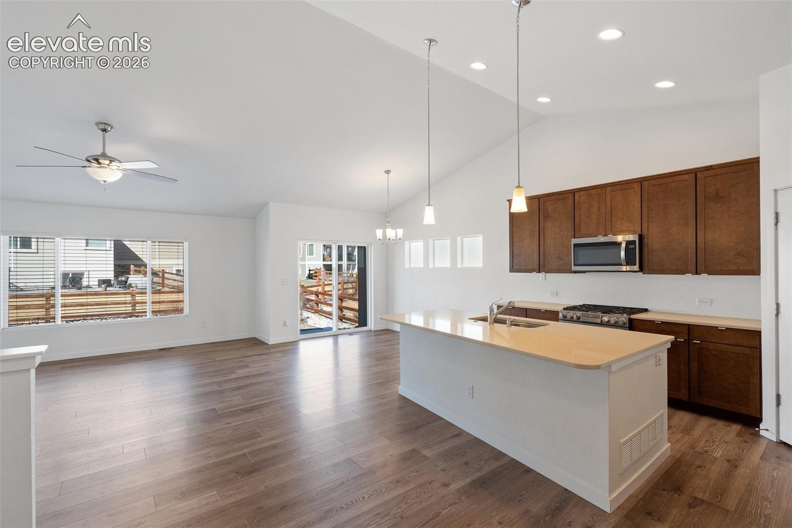 2554 Lakes Edge Drive