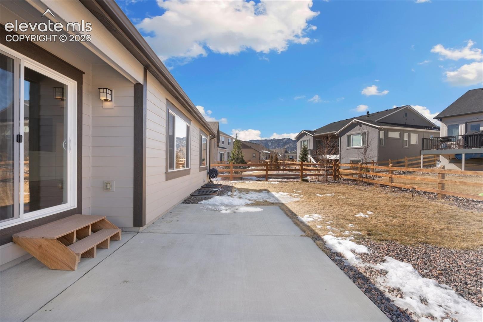 2554 Lakes Edge Drive