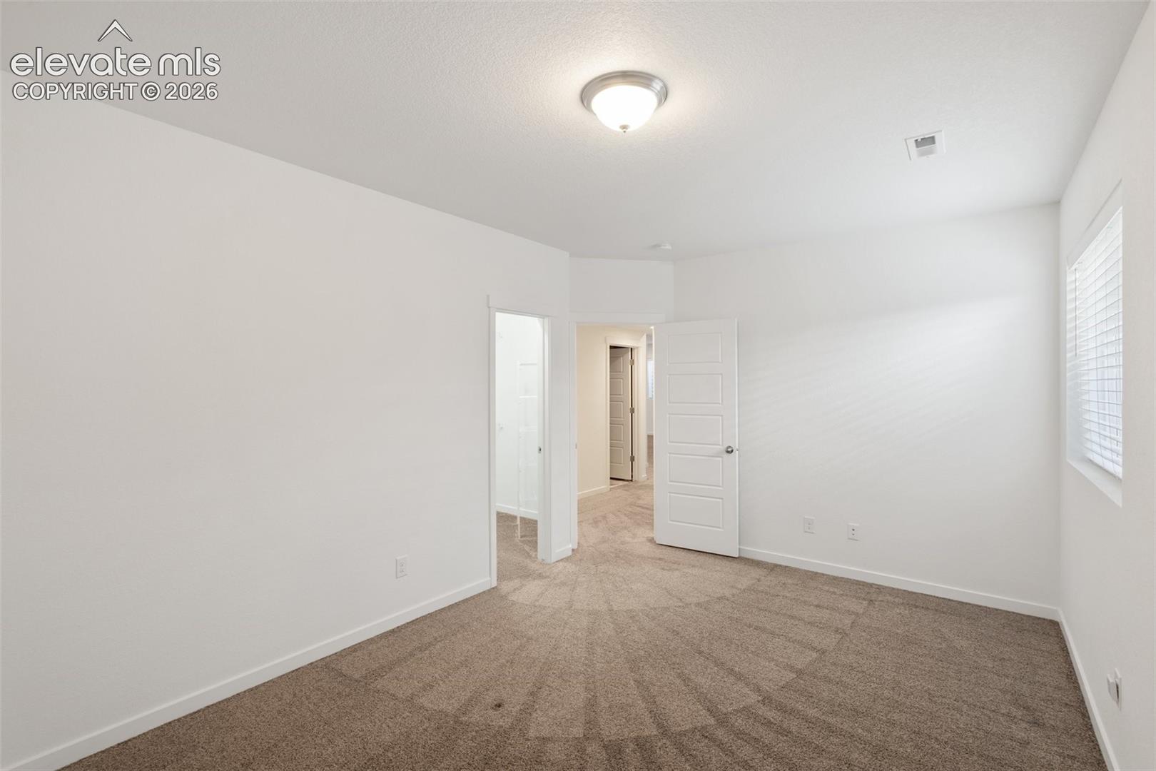 2554 Lakes Edge Drive