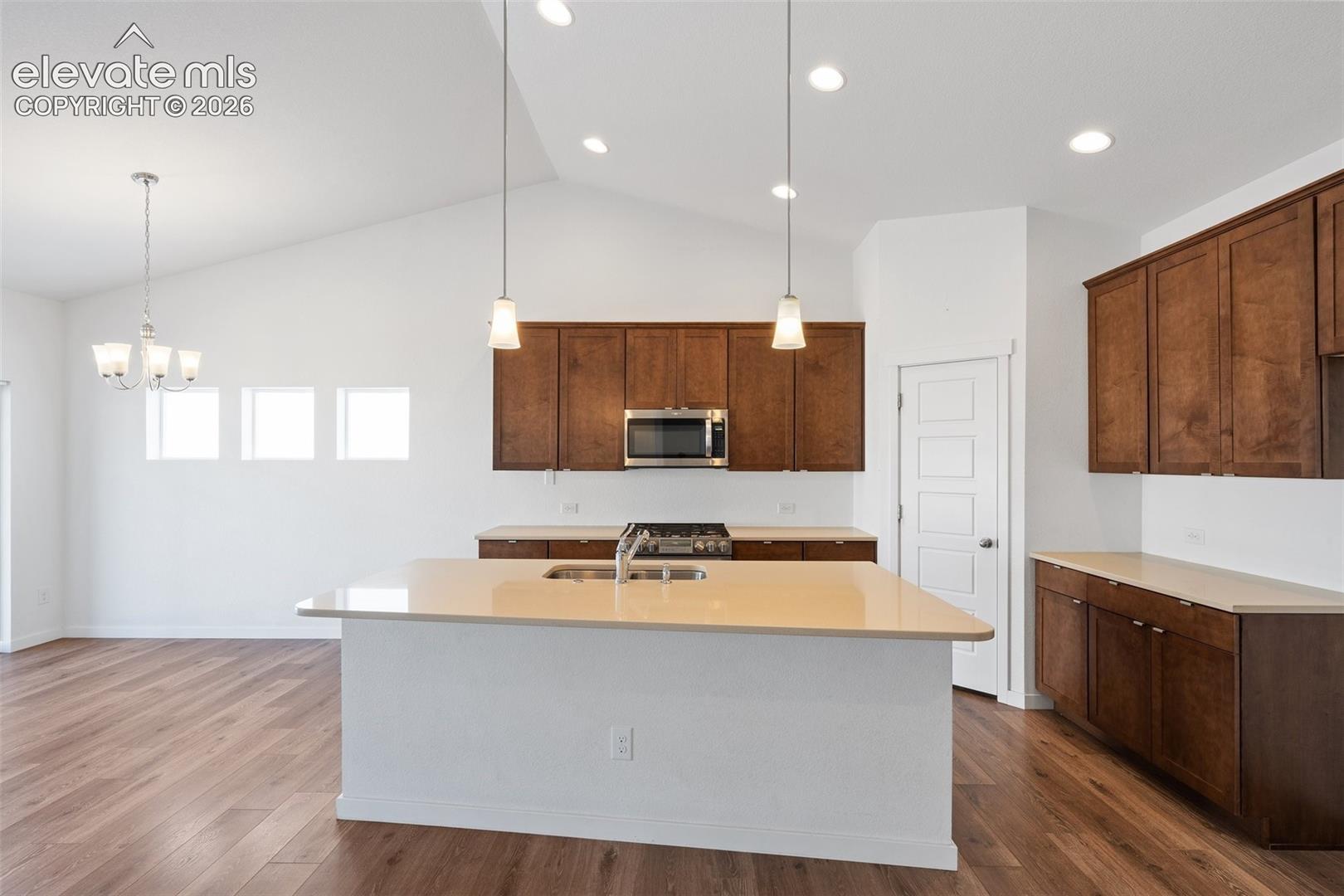 2554 Lakes Edge Drive
