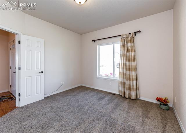 1295 Winterhall Point