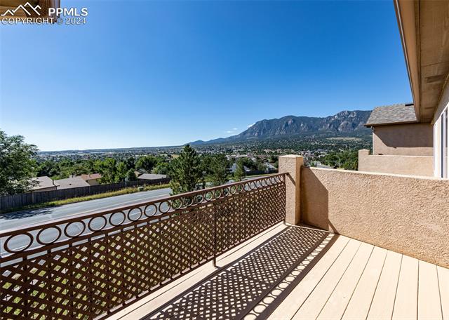 1295 Winterhall Point