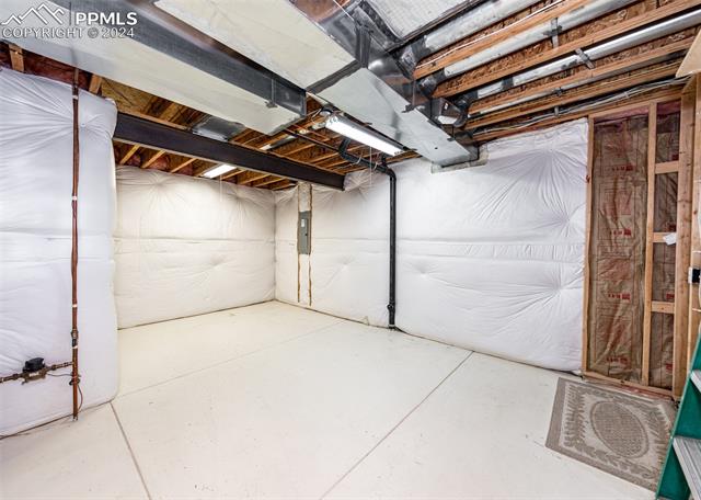 1295 Winterhall Point