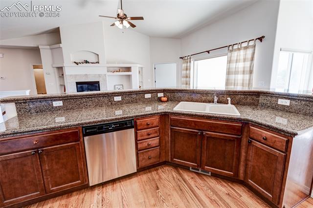 1295 Winterhall Point