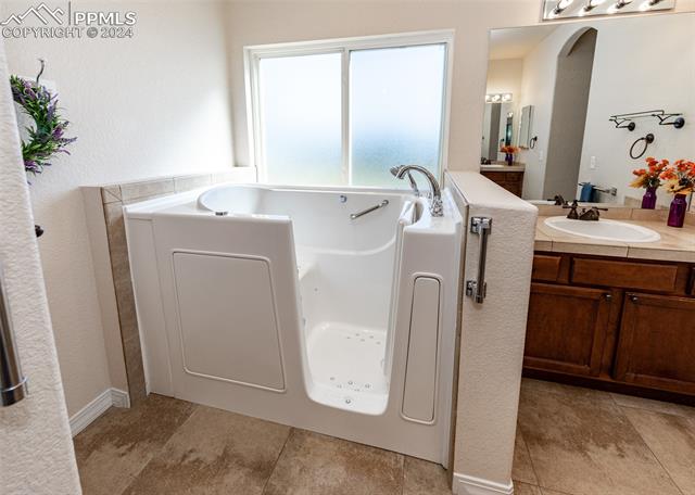 1295 Winterhall Point