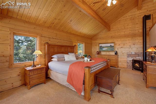 527 Cougar Point